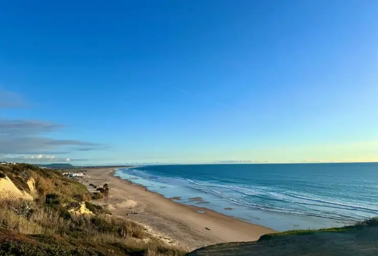 Vistas panorámicas desde los acantilados de Conil