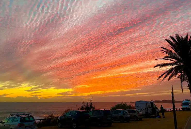 Atardecer sobre la playa de Fuente del Gallo